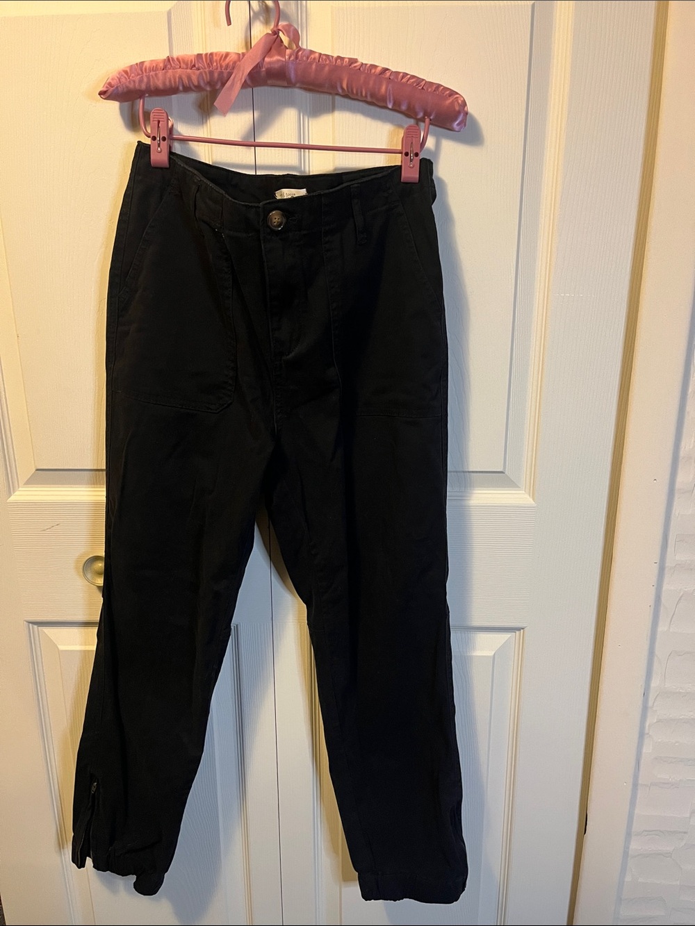 Women's Black Ankle Zip Utility Pants - Size L